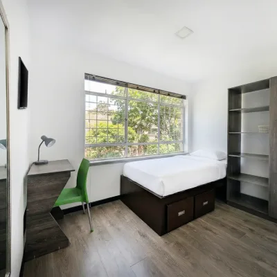 Habitación individual con ventanal — Casa Europa